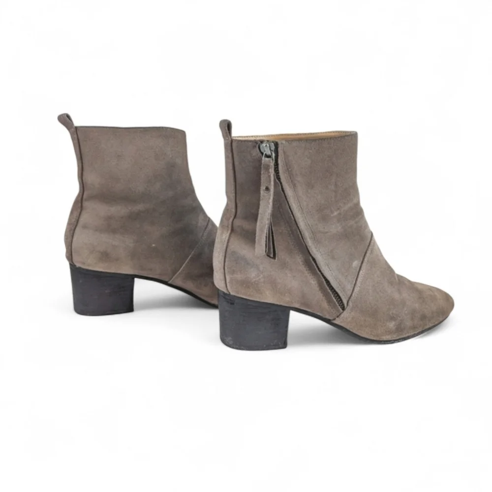 Banana Republic Stacked Heel Suede Boots with Side Zipper in Taupe Size 9.5